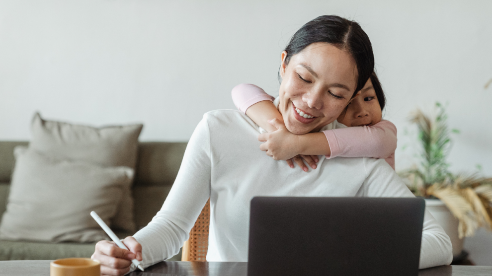 Superb ways women can balance work and family life | The Times of India