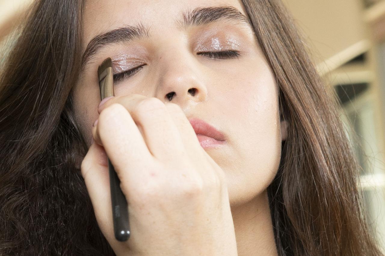 7 Makeup Tips for People with Sensitive Skin