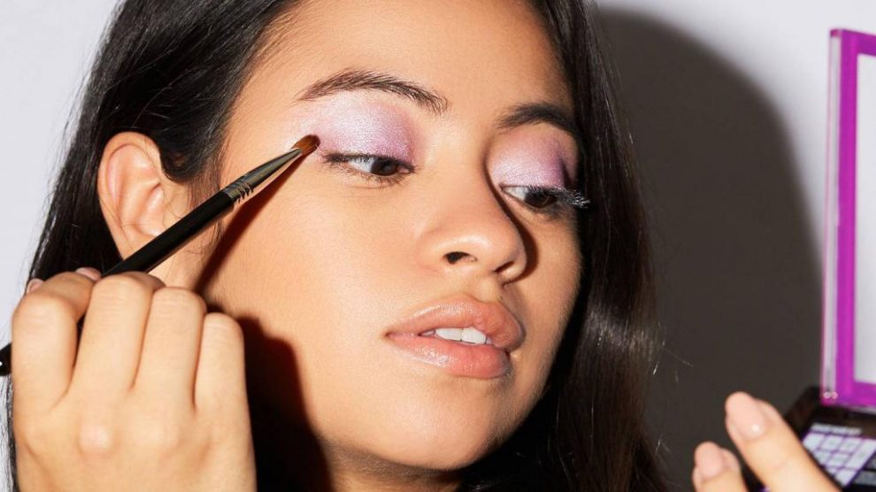 How to Apply Makeup: A Step-By-Step Guide - L'Oréal Paris
